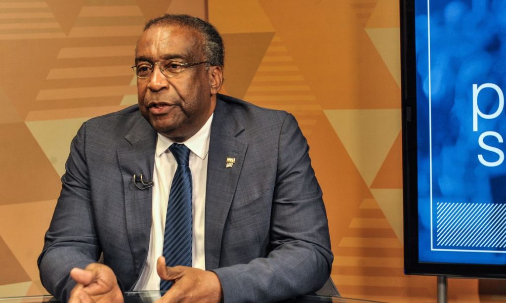 Bolsonaro anuncia professor como novo ministro da Educação