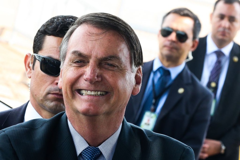 Bolsonaro mantém taxa de aprovação  e comércio recupera confiança, diz pesquisa