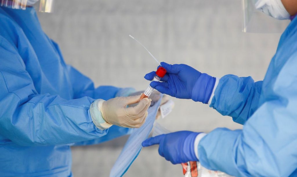 Metade dos casos confirmados do novo coronavírus no Brasil já foram recuperados