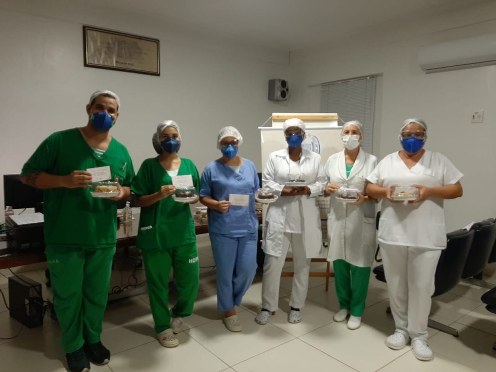 Um dia doce: confeitaria entrega tortas a profissionais de saúde de hospitais de Feira de Santana