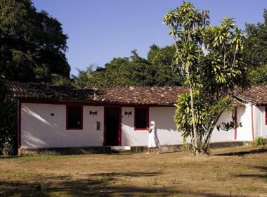 Pai de santo denuncia invasão e ataques a terreiro em Cachoeira
