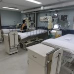 Mortes de internados com Covid em UTIs cai 1/3 e RJ não precisa mais de hospitais de campanha