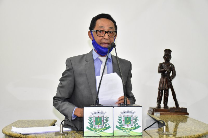 Edvaldo Lima protocola uma ação civil pública contra o Governo do Estado