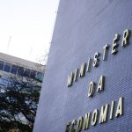 Auxílio de R$ 600 tira provisoriamente 72% da extrema pobreza, diz ministério