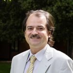 Epidemiologista diz que isolar população inteira é um erro