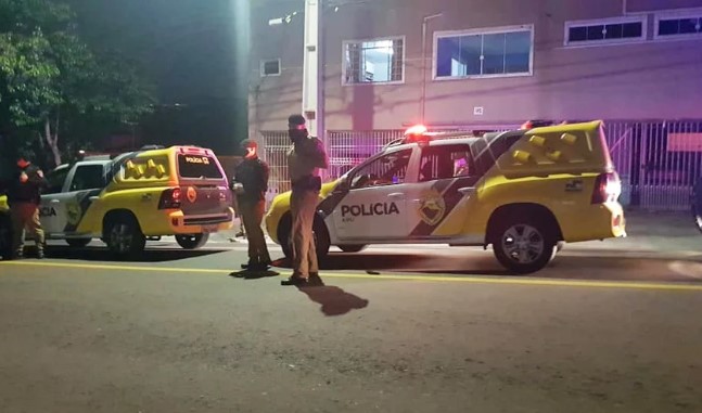 Polícia leva 9 viaturas e invade igreja evangélica em Curitiba