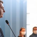 Jair Bolsonaro diz que não aguenta mais isolamento e afirma que está muito bem