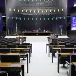Adiamento das eleições municipais para novembro é aprovado na Câmara