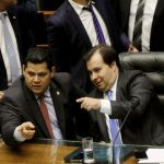 Sem redução de salários e benefícios, deputados e senadores recebem antecipação do 13º