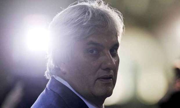 Com 65 anos, ex-senador tem Covid-19 e dengue