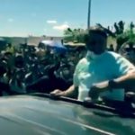 Bolsonaro chega a Bahia e é recebido pela população