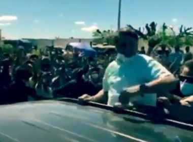 Bolsonaro chega a Bahia e é recebido pela população
