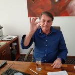 Bolsonaro trata Covid com cloroquina e reafirma confiança na substância: ‘me sinto muito bem’