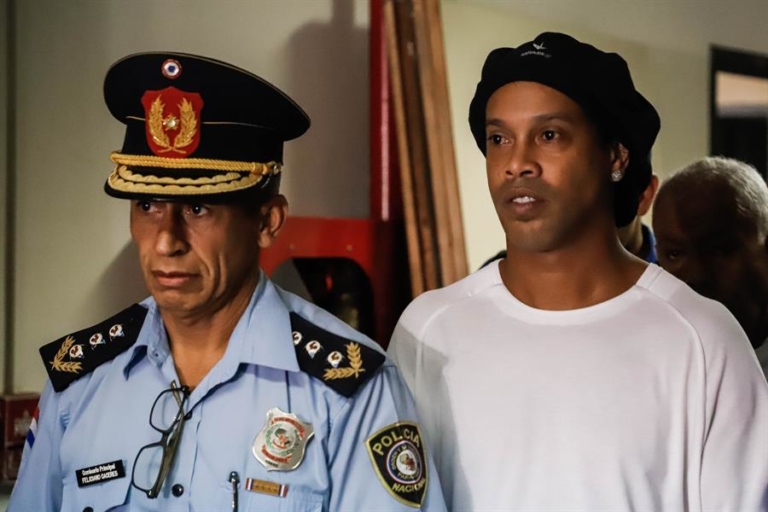 Ronaldinho Gaúcho completa 4 meses detido no Paraguai; relembre o caso