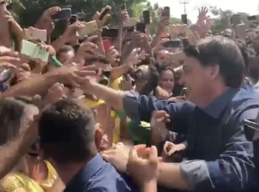 Bolsonaro: Multidão recebe o presidente na chegada ao Rio Grande do Norte