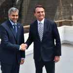Bolsonaro e presidente paraguaio prometem fronteira aberta antes do dia 15