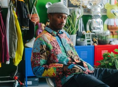 Mais um caso de racismo policial nos EUA: homem negro é revistado na própria loja