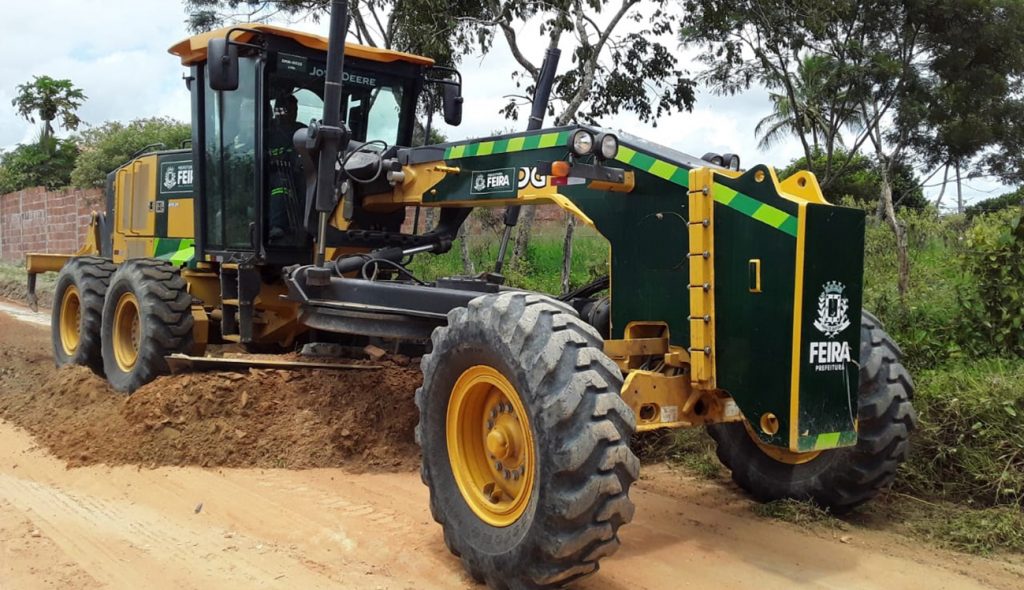 Estradas da zona rural e ruas da sede do município são recuperadas pela Prefeitura