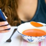 Maior tempo no celular está associado a comportamento impulsivo e semelhante a vício em drogas