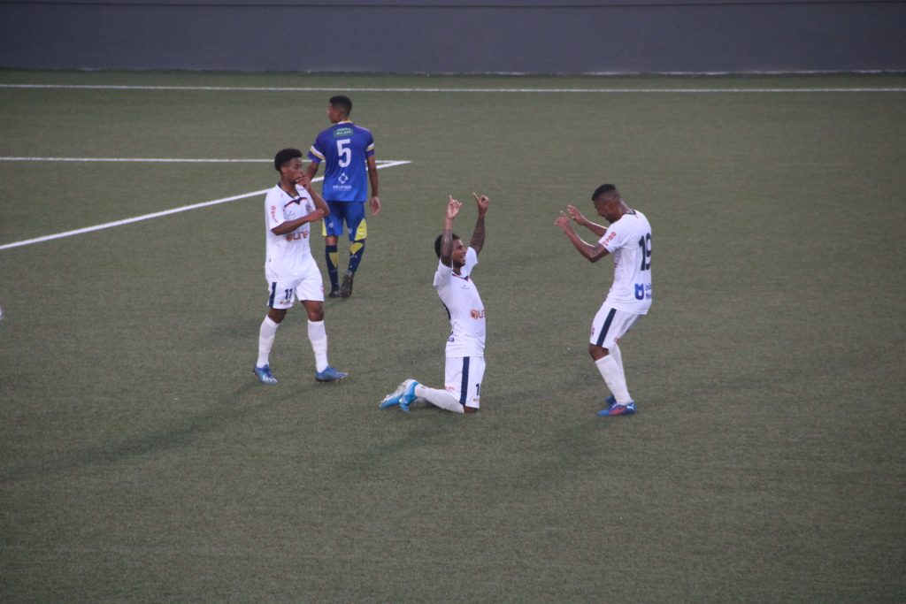 Autor de 3 gols na última partida, Bruninho ressalta crescente no desempenho do Tremendão