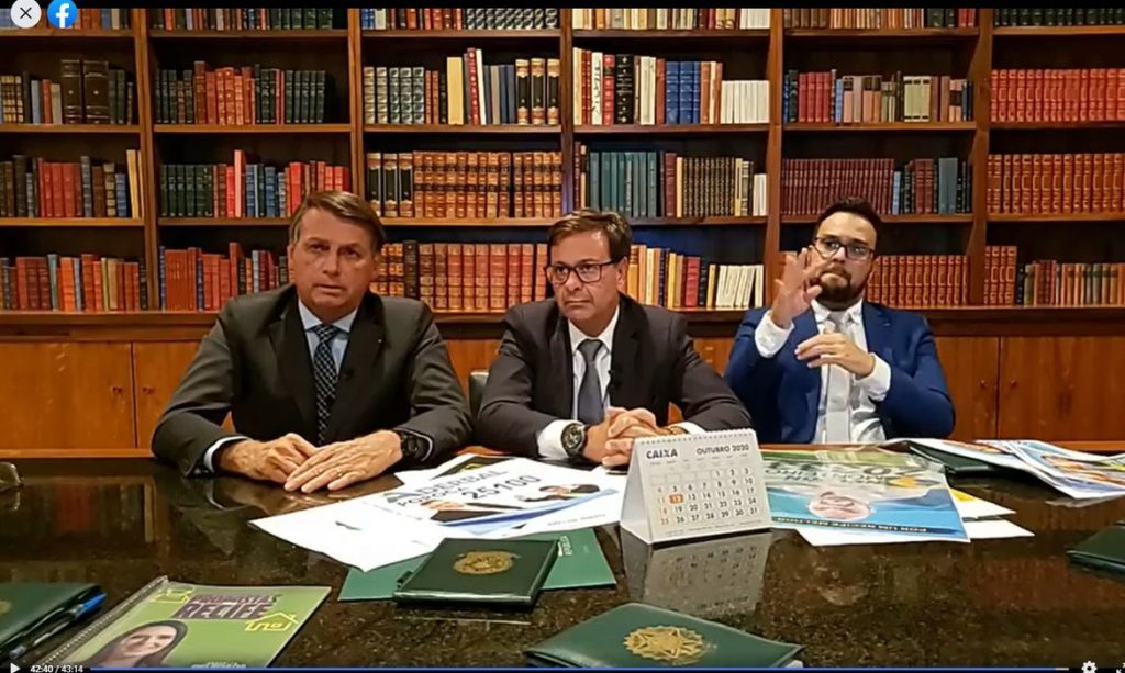 Bolsonaro: Brasil vai comprar qualquer vacina certificada pela Anvisa e sem obrigatoriedade