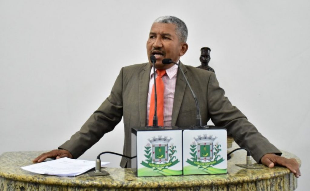 Praças e quadra de esportes em Humildes e Limoeiro serão inauguradas dia 8