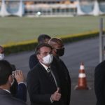 Bahia: “Quem paga pesquisa aparece na frente”, diz Bolsonaro