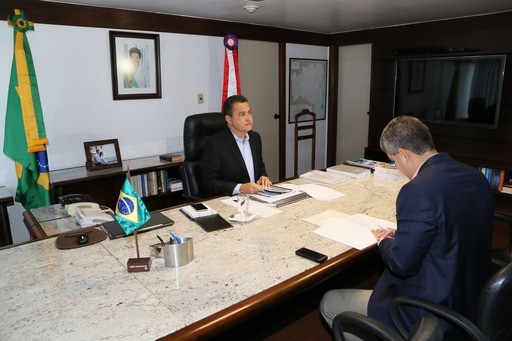 Após operação da PF, Rui Costa exonera Maurício Barbosa e delegada