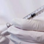Reino Unido aprova vacinas e anuncia que iniciará aplicação na próxima semana