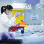 AstraZeneca testa medicamento que pode dar imunidade instantânea ao coronavírus