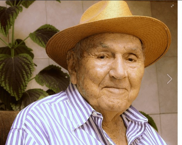 Rui Costa retira homenagem ao pai de Irmã Rosa, do Dispensário Santana