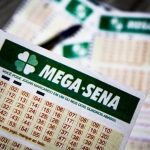 R$ 300 milhões: Saiba como fazer aposta da Mega da Virada sem sair de casa