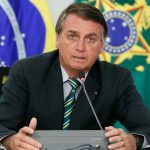 Bolsonaro desmente a imprensa e cobra de fabricantes registro das vacinas: “Temos pressa”