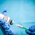 Reino Unido anuncia que vacinação contra Covid-19 começa na terça-feira (8)