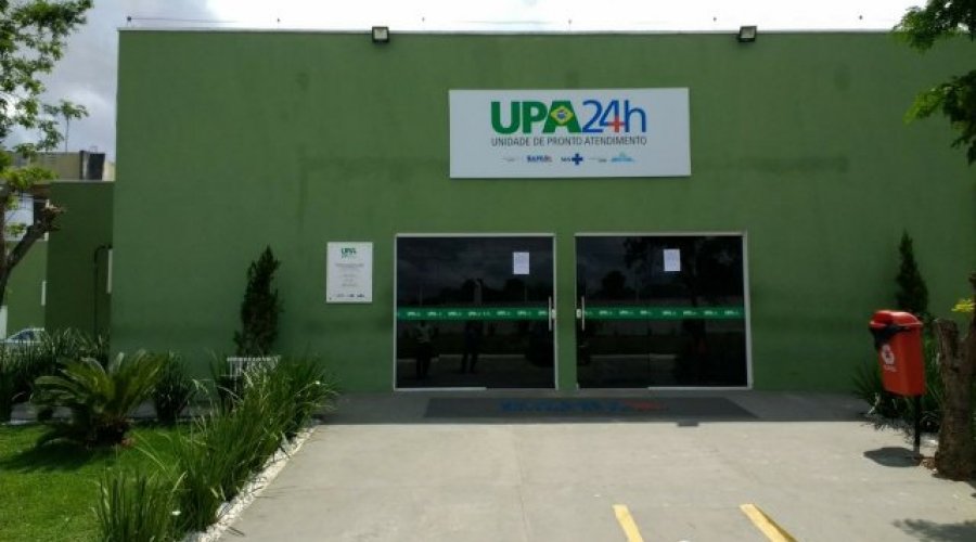 Paciente sofre ao aguardar regulação em UPA de Feira e Sesab relata falta de vaga