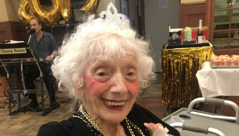 Mulher de 102 anos sobreviveu à gripe de 1918 e duas vezes ao coronavírus