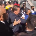 Bolsonaro é recebido por apoiadores na Igreja Assembleia de Deus em Salvador: ‘mito’