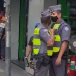 PM aponta arma para o rosto de colega policial após discussão no Centro de SP; veja