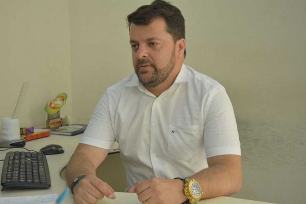 Após emitir 24 notificações, Prefeitura de Feira vai multar Embasa por danos em vias