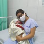 Primeiro bebê feirense do Natal nasce no Hospital da Mulher com quase 4kg
