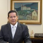Mourão diz que vacina contra covid-19 será distribuída em todo Brasil, inclusive na Amazônia