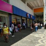 Comércio funciona em horário estendido durante período Natalino