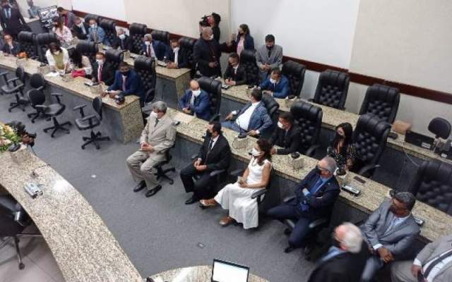 Empossados prefeito, vice-prefeito e novos vereadores de Feira de Santana nesta sexta-feira (1º)