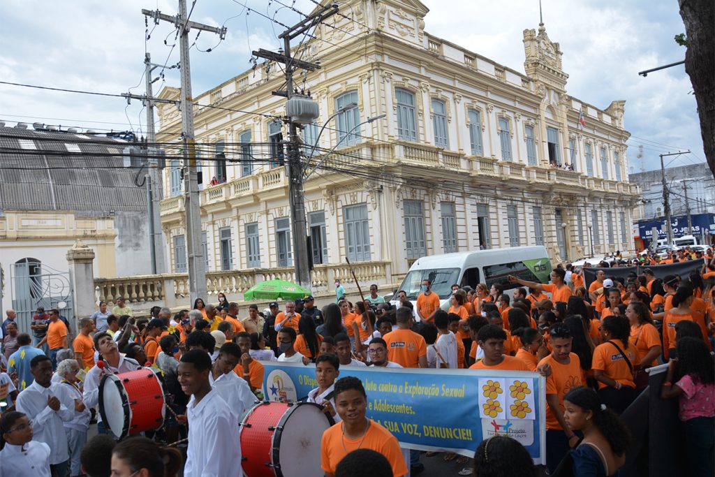 Caminhada chama a atenção para a luta contra o abuso e exploração sexual infantil