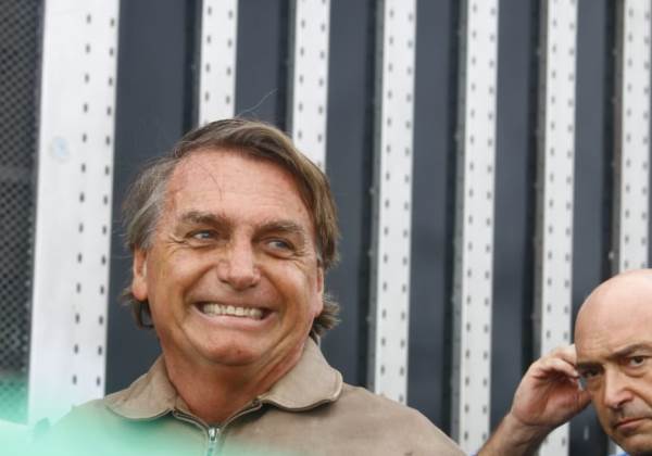 Bolsonaro cita redução do ICMS e provoca Rui: Lei é federal e vai ter que cumprir