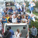 ACM Neto e Zé Ronaldo realizam carreata em Feira de Santana