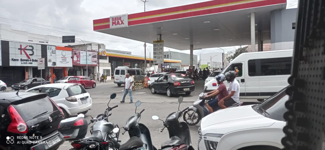 Polícia bane cantor gospel bolsonarista americano de shopping em