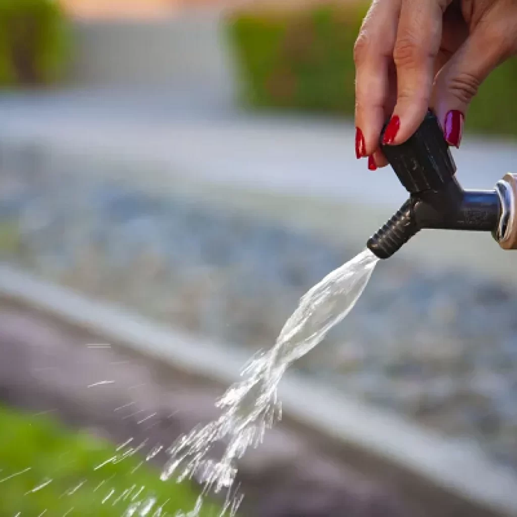 Agência Reguladora abre processo administrativo contra a Embasa devido à falta de água frequente