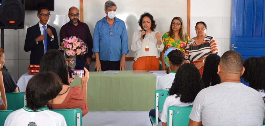 Prefeitura e Centro Evangélico assinam convênio de parceria para reforma em escola municipal