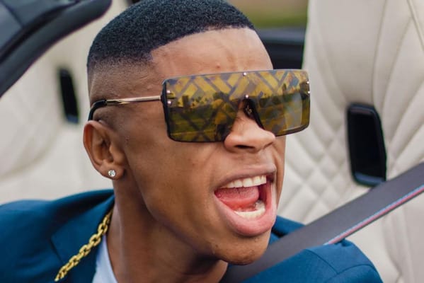 URGENTE: influenciador Rodrigo Amendoim é encontrado morto dentro de apartamento